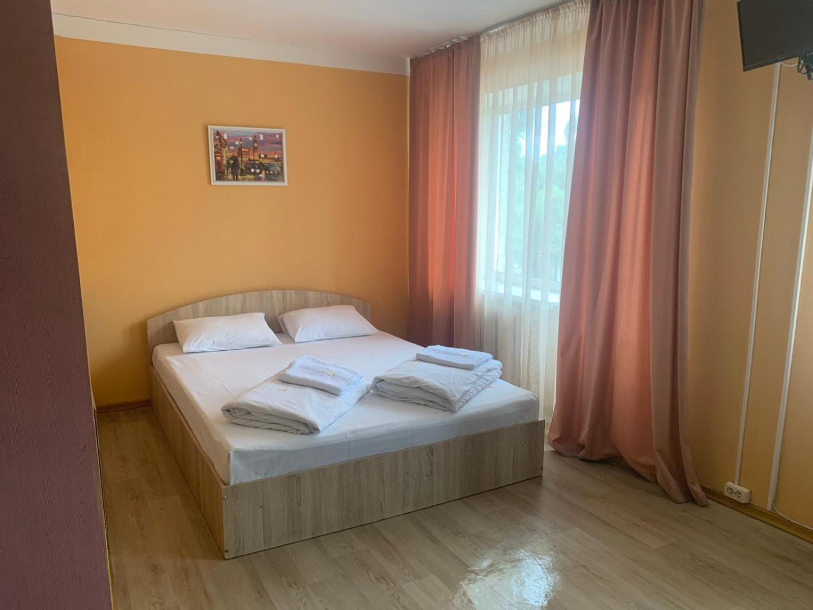 Hostel Podolski Plus Kiev Buitenkant foto